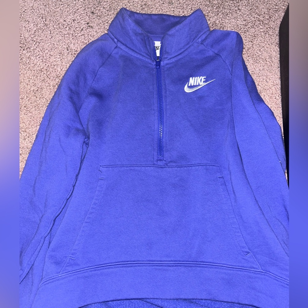 Purple, Women’s small, nike quarter zip. great condition.